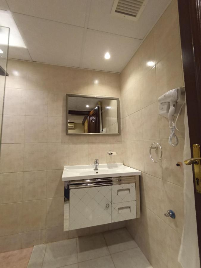 Saryet Al Hamra Hotel Apartments Jeddah Bagian luar foto