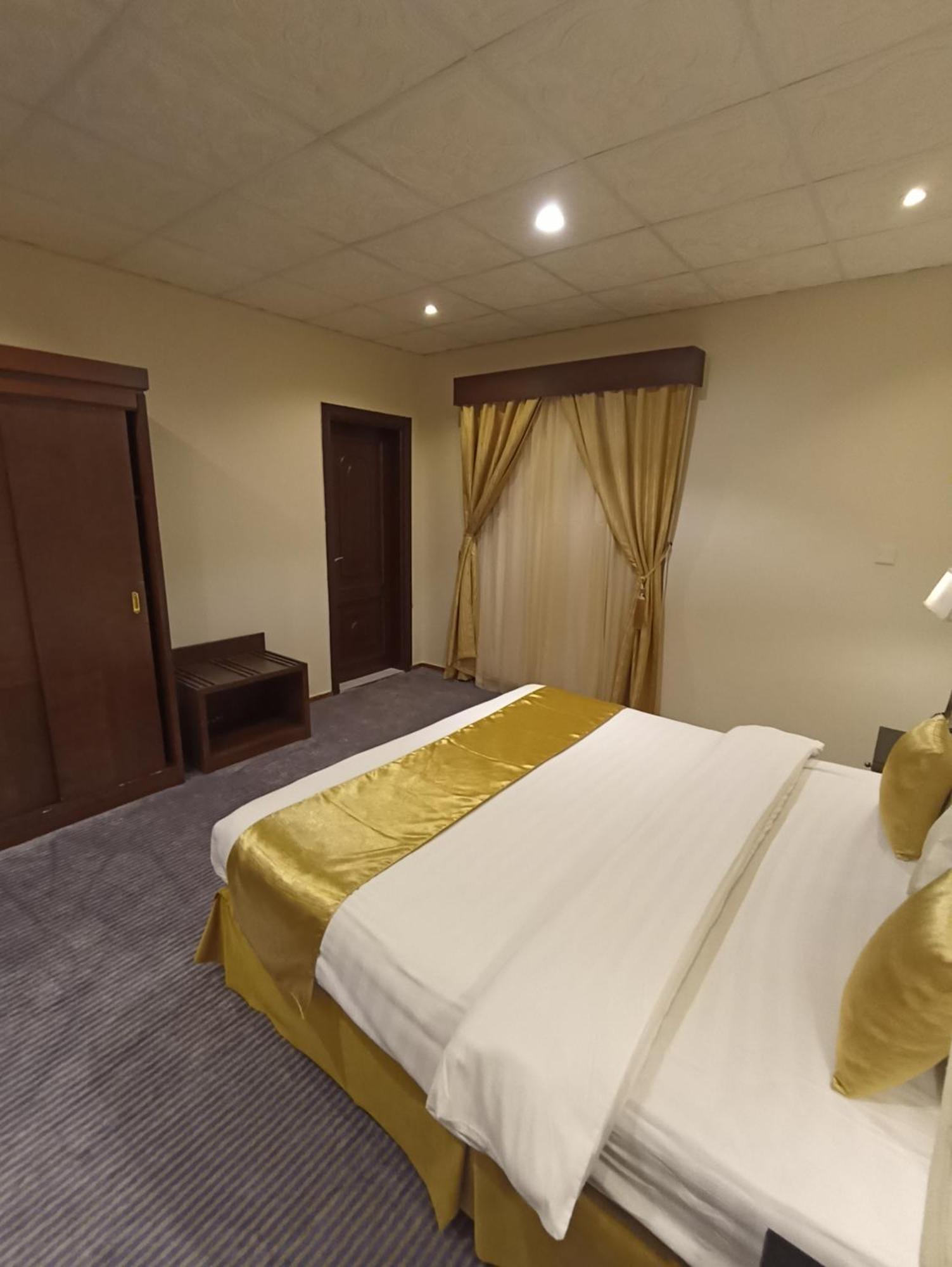 Saryet Al Hamra Hotel Apartments Jeddah Bagian luar foto